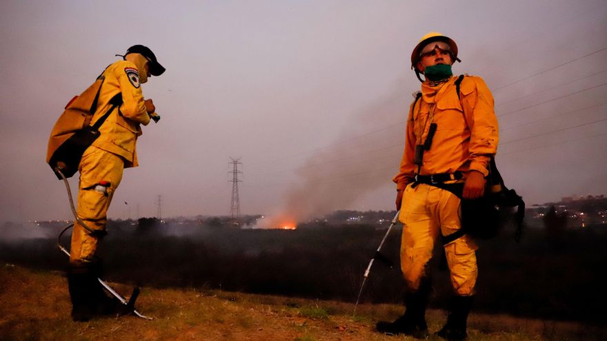Una mujer asume como primera presidenta de los bomberos voluntarios de Paraguay