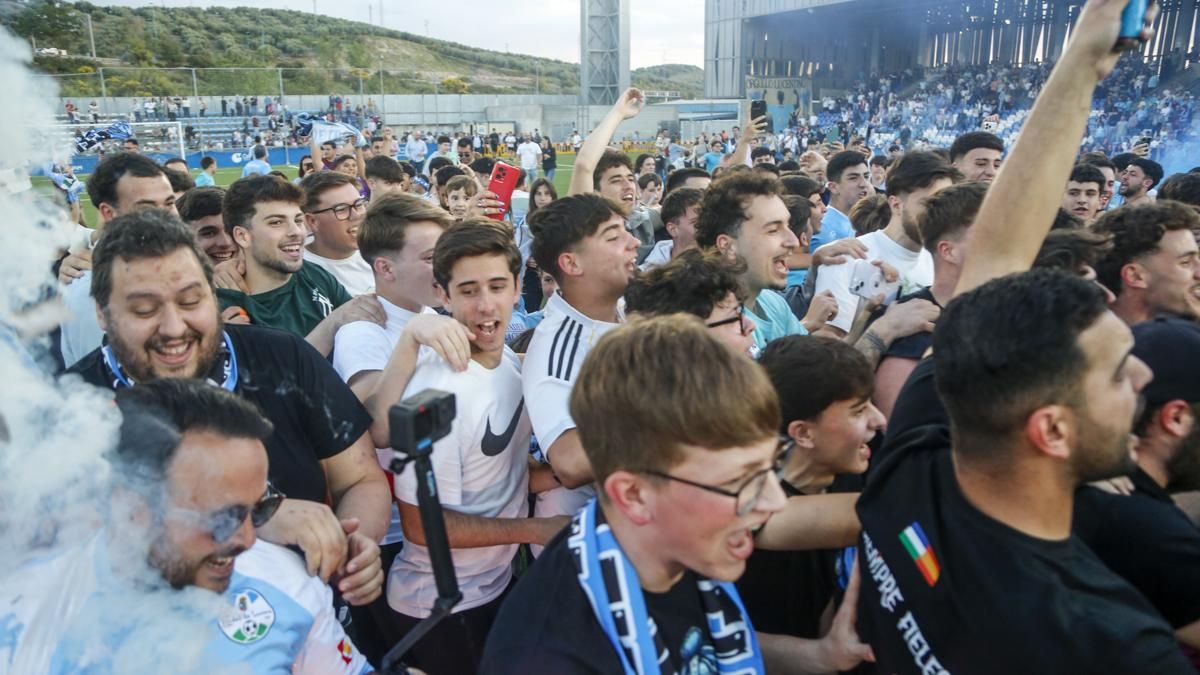 Celebración del ascenso del Ciudad de Lucena