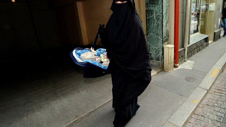 El Tribunal de Estrasburgo avala la prohibición del niqab en Bélgica