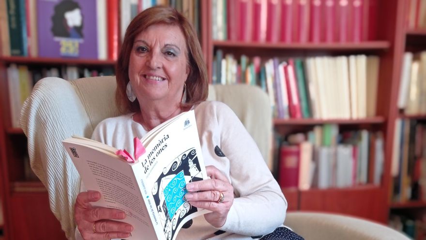 En La memòria de les ones reprenc el tema de les dones i podria dir que en aquesta novel·la estem presents totes les dones de la meua generació.