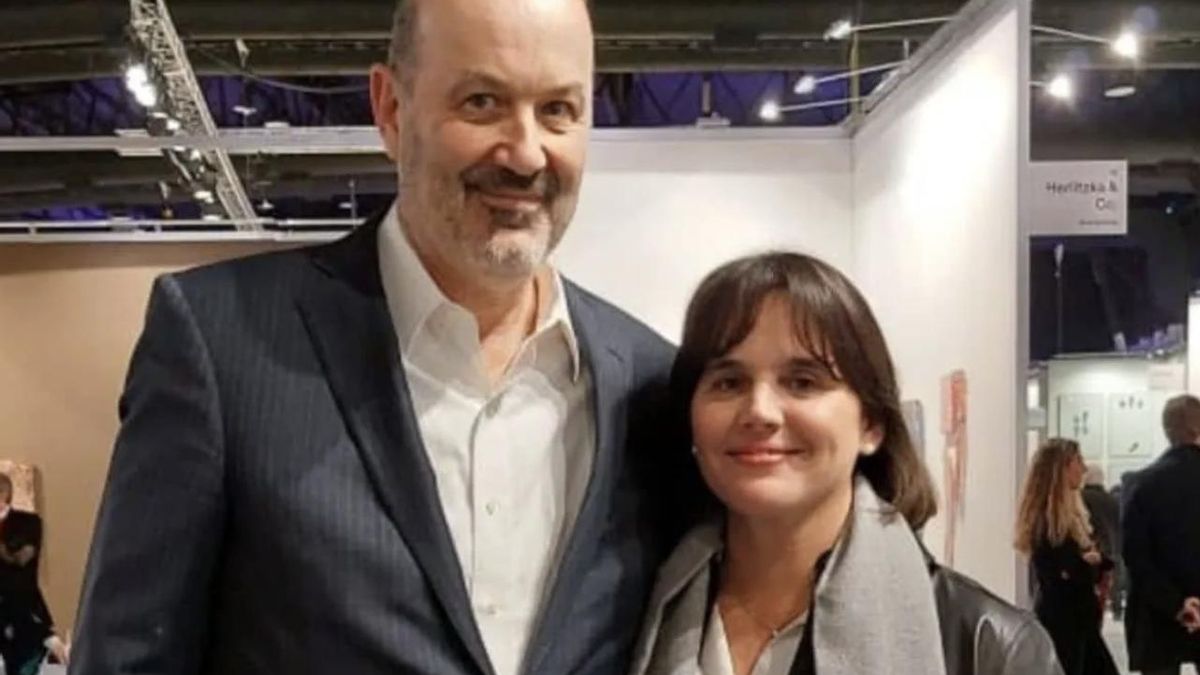 Denuncian penalmente a Sturzenegger por el contrato millonario de Cancillería con la entidad que dirige su esposa