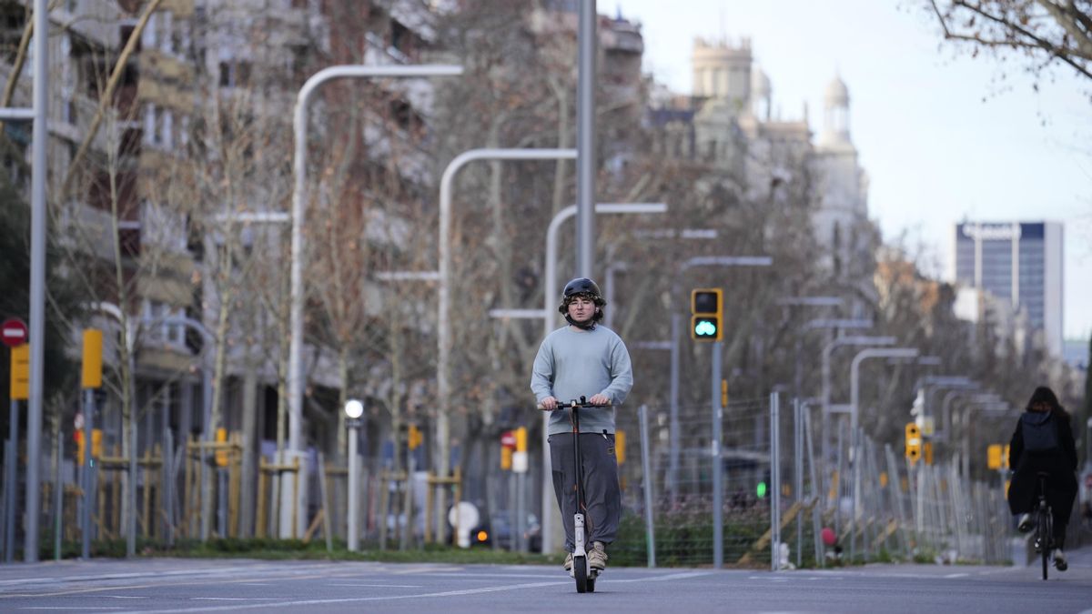 A partir de 15 años y con casco: así afectan los cambios en el Reglamento General de Circulación a los patinetes