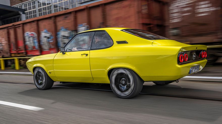 El Manta GSe Elektromod, espoleado por los Car Guys de la dirección de Opel, recibió enseguida luz verde y se hizo realidad en pocos meses