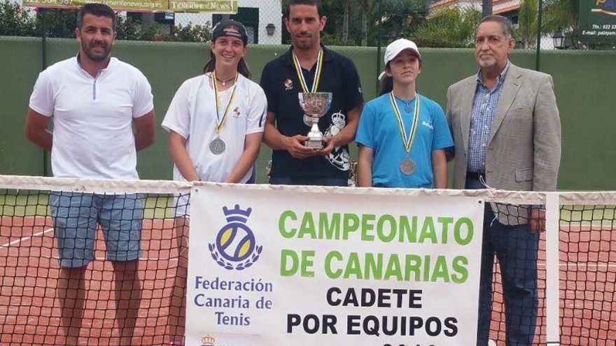 El preparador del RCNT, Fernando Alonso, resaltó el gran papel de las jugadoras en el Campeonato de Canarias