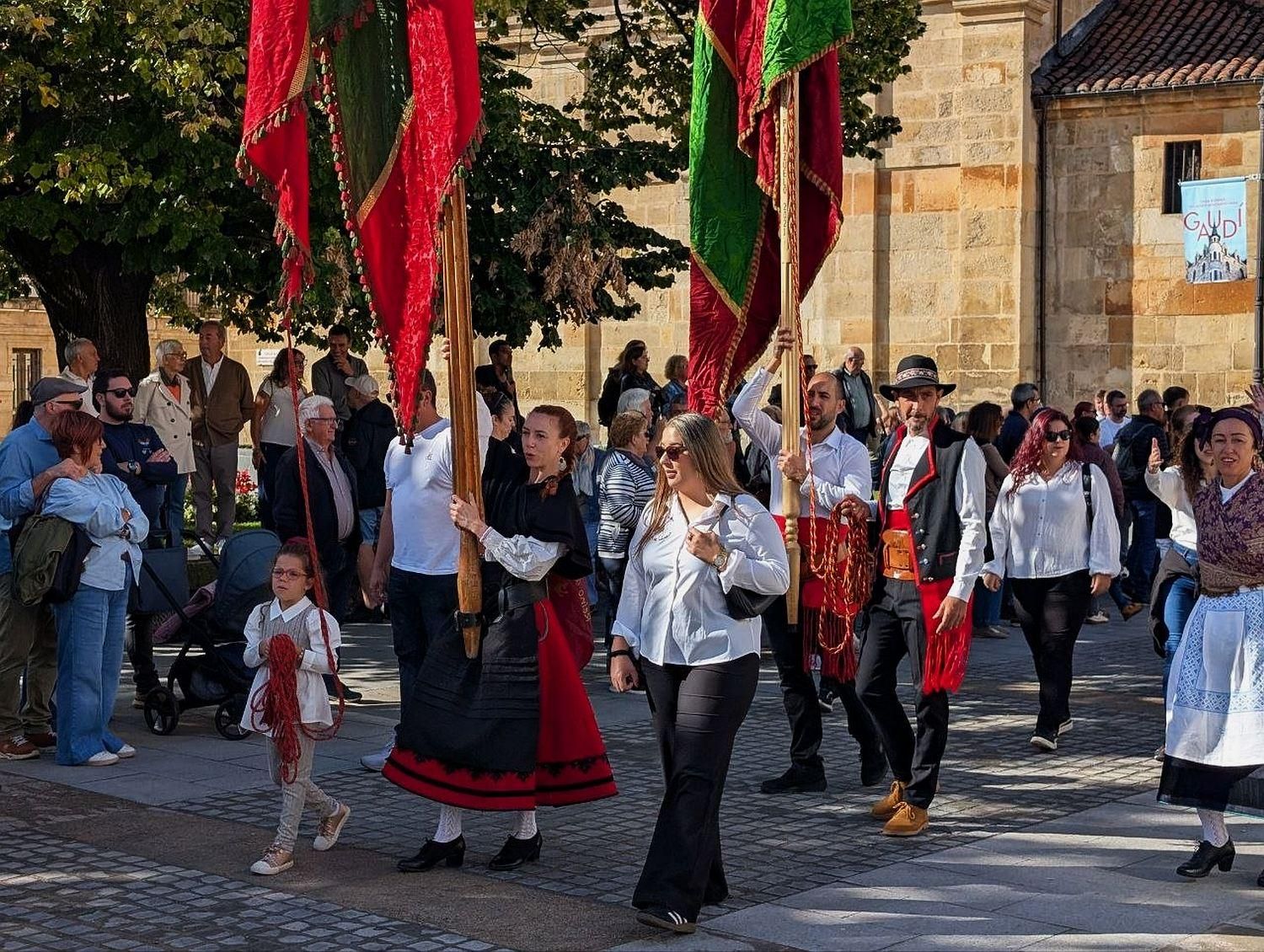 Pendones y Carros Engalanados en las Cantaderas 2026 de San Froilán