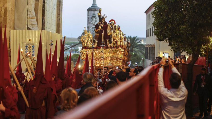 Hermandad del Buen Suceso a su paso por Carrera Oficial