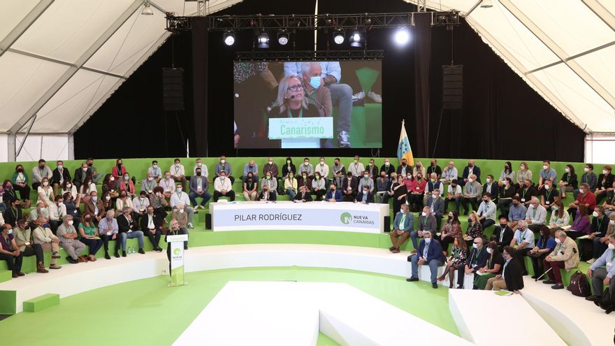 Pilar Rodríguez (NC Tuineje) se dirige a las bases del partido en el V Congreso de la formación.