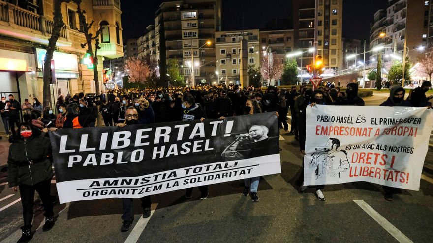 Tres columnas de manifestantes llegan al centro de Barcelona en apoyo a Hasel