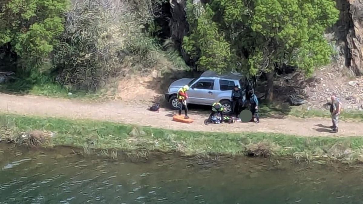 Encuentran a un hombre inconsciente y herido junto a un pantano de León y dos helicópteros le salvan la vida