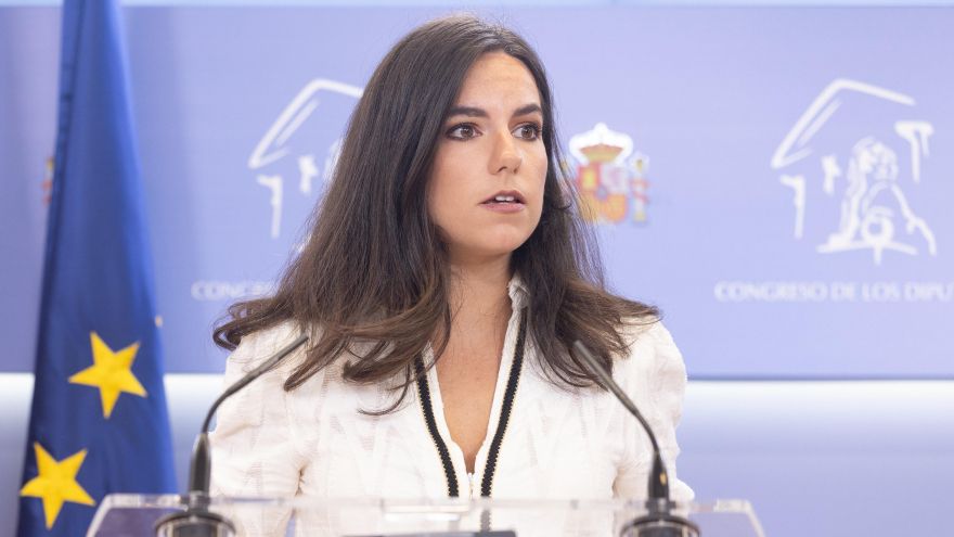 La portavoz de VOX en el Congreso, Pepa Millán, durante una rueda de prensa anterior a la Junta de Portavoces, en el Congreso de los Diputados, a 16 de septiembre de 2025, en Madrid (España).