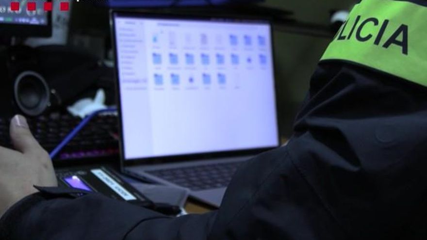 Uno de los imputados de la red de pederastia de Barcelona admitió estar "un poco incómodo" por la edad de la víctima