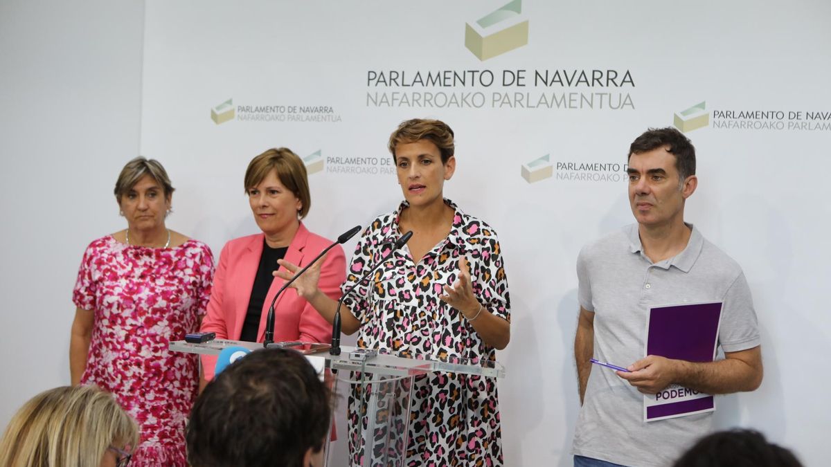 Maria Chivite anuncia un acuerdo con IU Navarra, Geroa Bai y Podemos Navarra en una rueda de prensa conjunta.