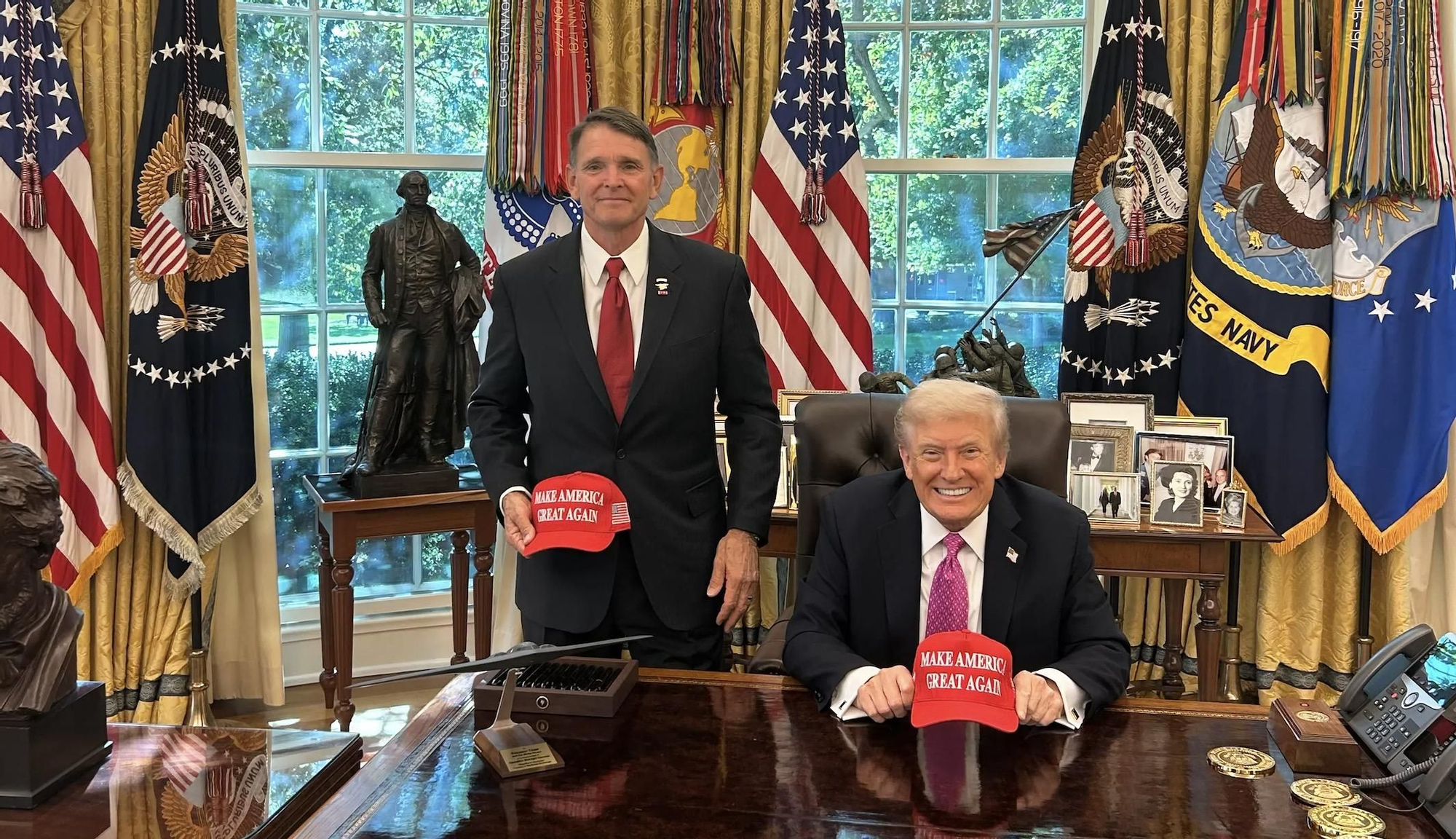 Gallrein, con Trump, durante una visita al Despacho Oval