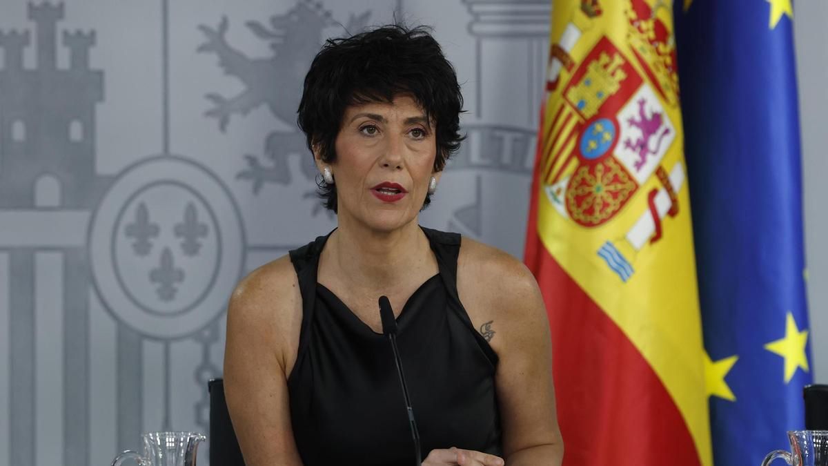 La portavoz del Gobierno, Elma Saiz, este martes.