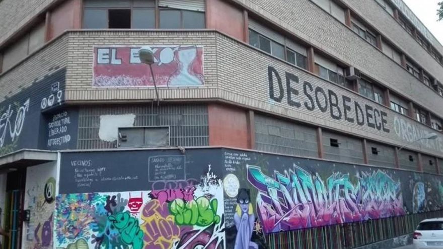 Los movimientos sociales de Madrid se manifiestan por la continuidad de Eko Carabanchel