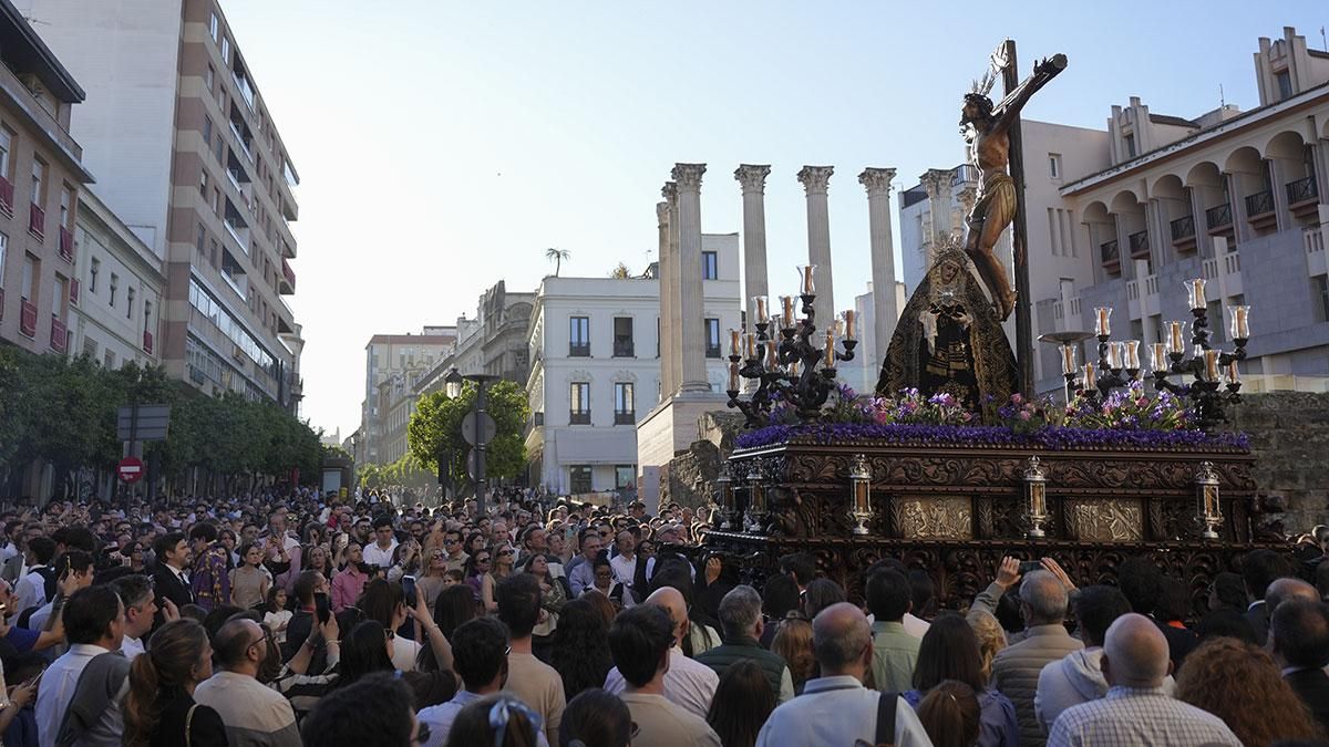 Salida procesional de la Hermandad de la Expiración, en imágenes