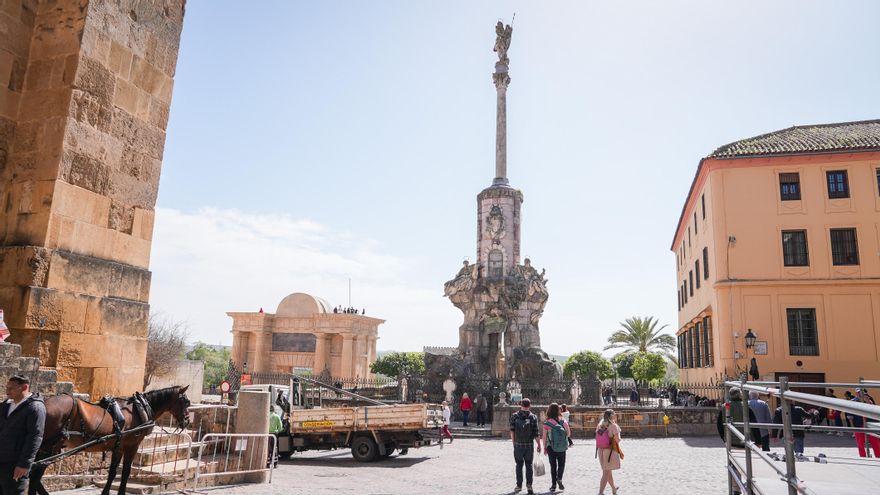 La Iglesia de Córdoba pone horario de apertura y cierre al Triunfo de San Rafael junto a la Mezquita que inmatriculó en 2011