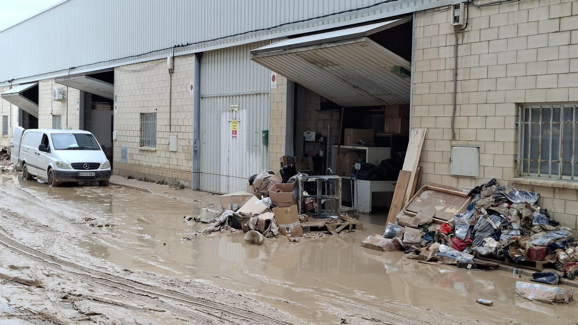 Local arrasado en Cuarte.