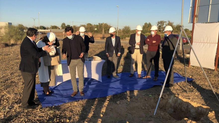 El PSOE denuncia al líder del PP de Sevilla por fraude al parar un tanatorio público y autorizar otro a una firma ligada al PP