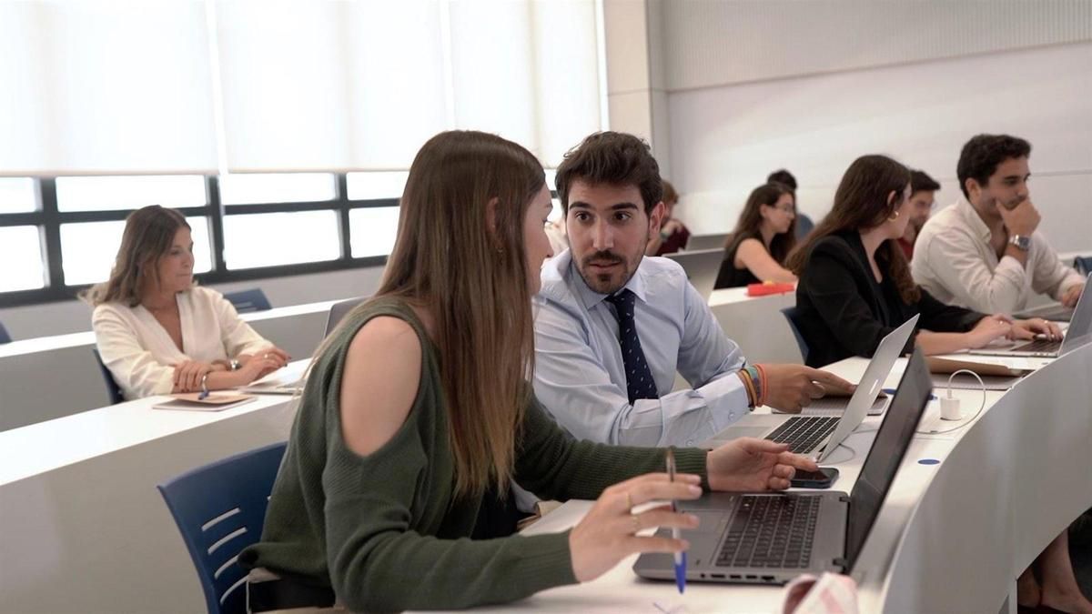 La Universidad Loyola lidera la empleabilidad en el sector jurídico en Andalucía, según un informe