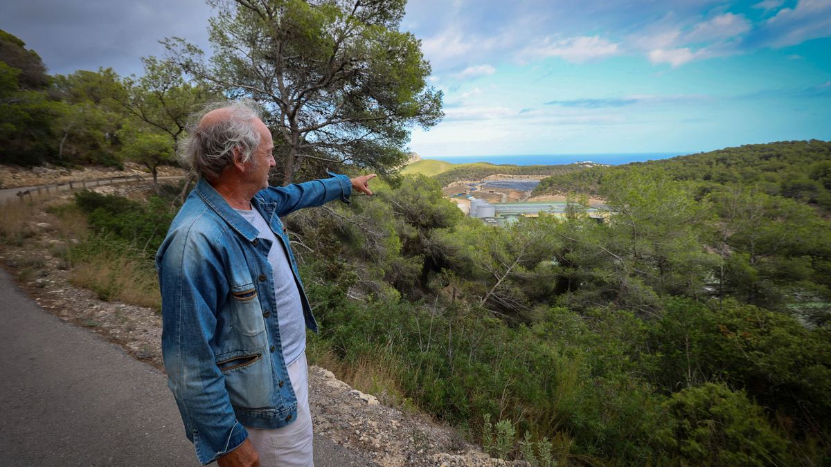 José Deprit assenyala els voltants de l’abocador i de la planta de reciclatge, origen dels mals olors que pateixen els veïns