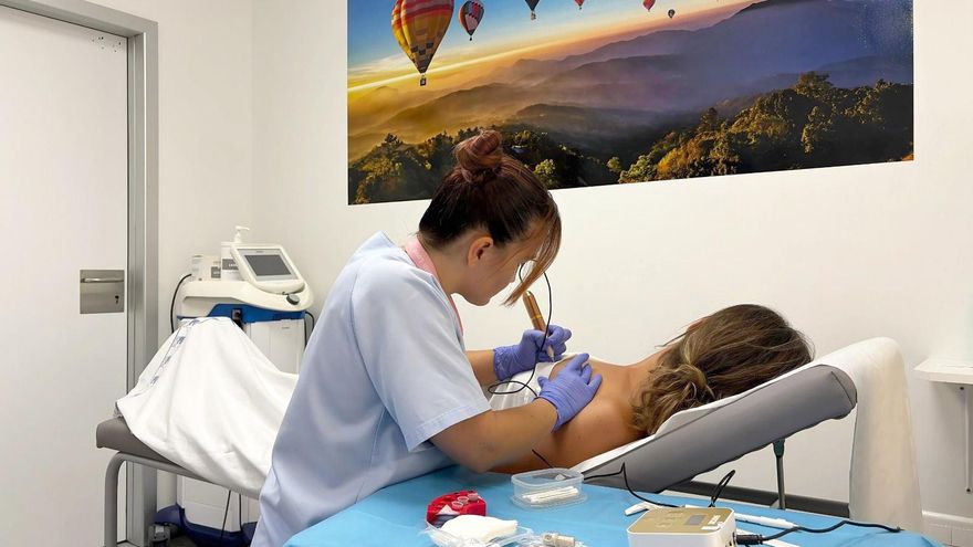 La Unidad de Mama de Valdecilla incorpora la micropigmentación areolar para mujeres mastectomizadas.