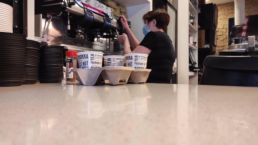 Mujer, empleada en el sector servicios y la agricultura: el perfil más beneficiado de la subida del salario mínimo en Canarias