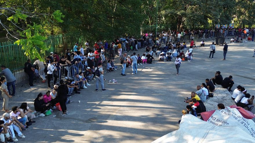 Migrantes se debaten entre volver a sus países o quedarse en México tras medidas de Trump