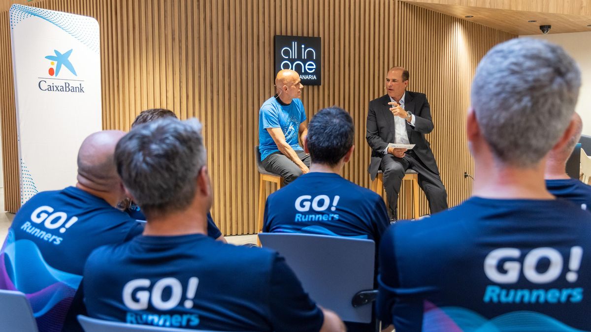 Reyes Estévez entrena en Las Palmas de Gran Canaria con una veintena de atletas populares en una ‘Social Run’ impulsada por CaixaBank