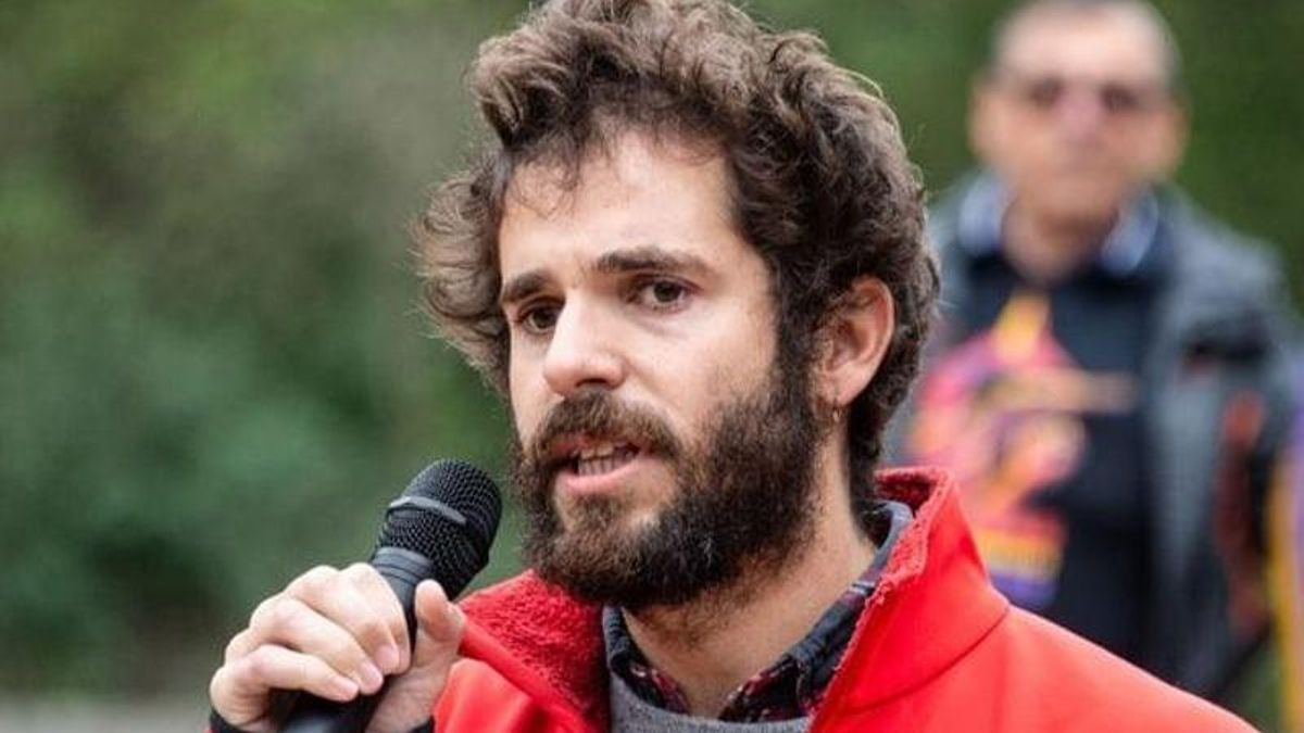 Imagen de Luis Sanz durante un mitin político.