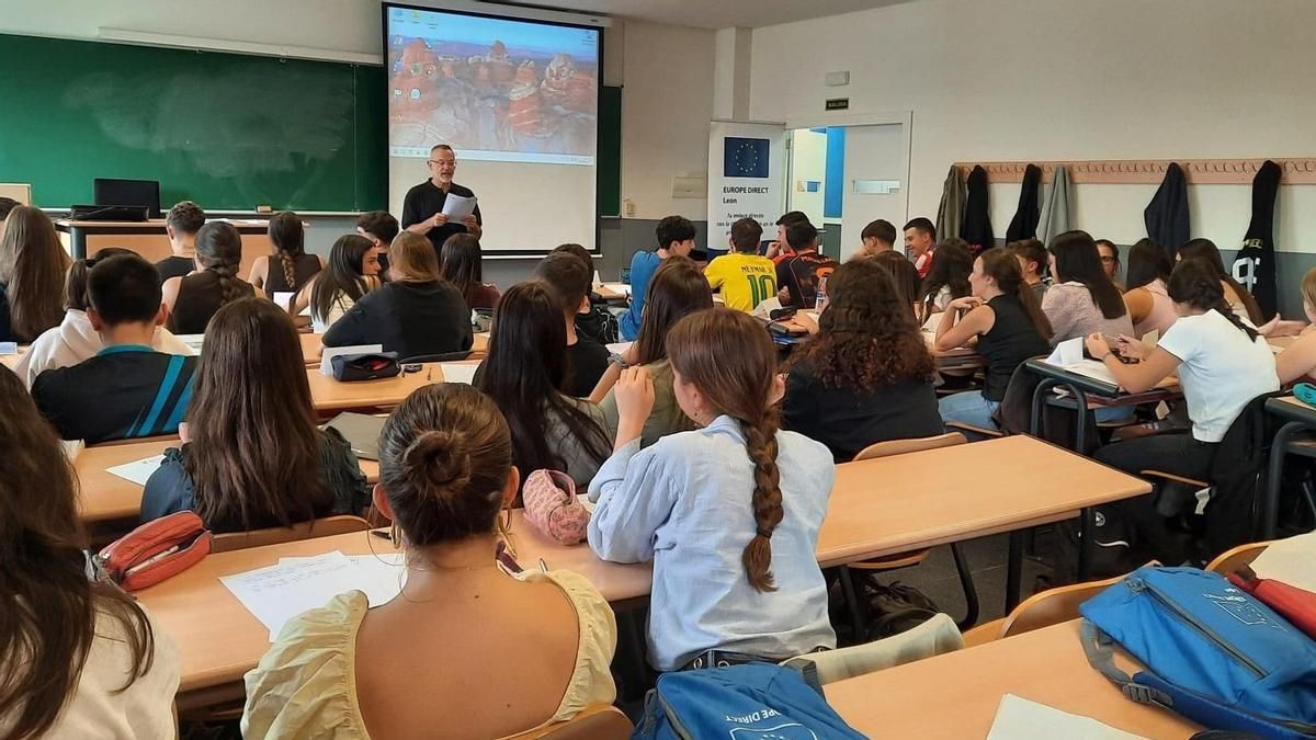 La Universidad de León aborda la migración y los discursos de odio con la proyección de ‘Polígono X’