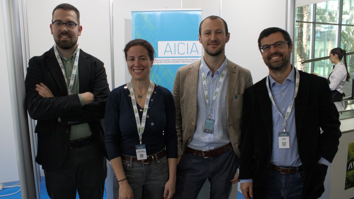 Los investigadores Alfredo Iranzo, de la Universidad de Sevilla, y Constantin Back, de la Asociación para la Investigación y Cooperación Industrial de Andalucía.
