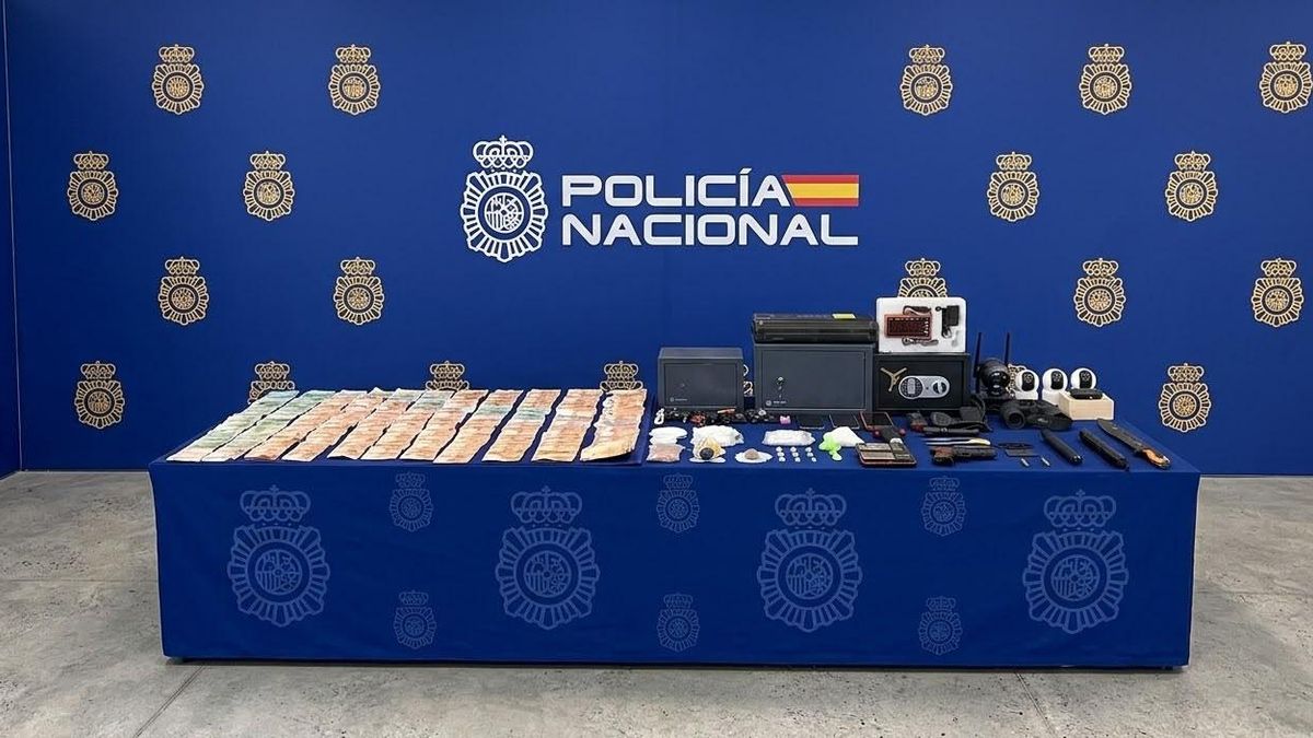 Efectos intervenidos durante el operativo policial que ha permitido desarticular una organización de narcotráfico en Avilés.