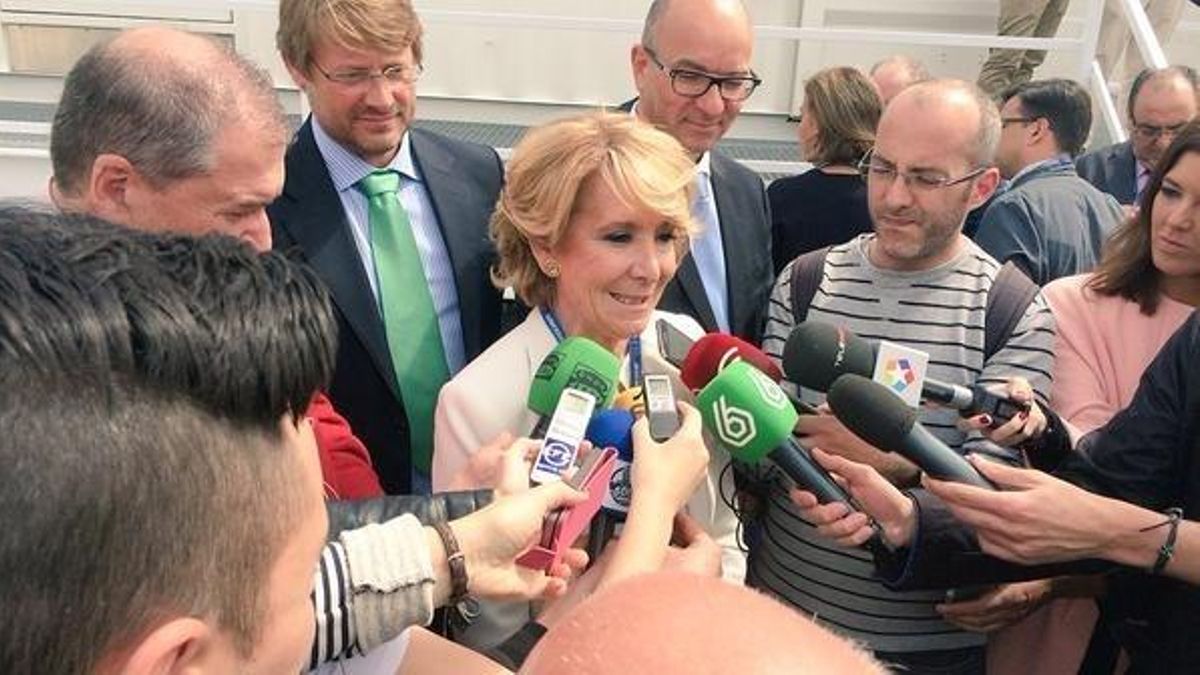 Aguirre critica que la alcaldesa de Mejorada (Madrid) quiera aferrarse al cargo