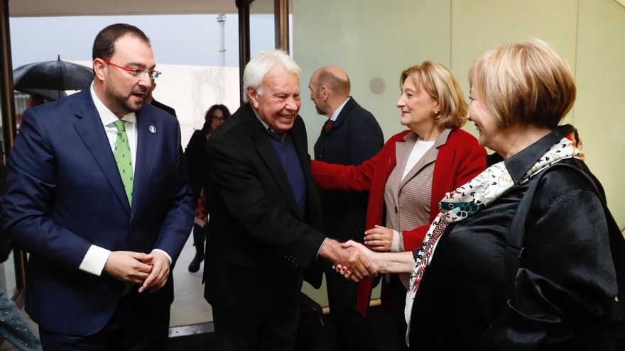 Felipe González: "¡Pobrecito Puigdemont! Le ha salido fantástica la consulta del Consell de la República"