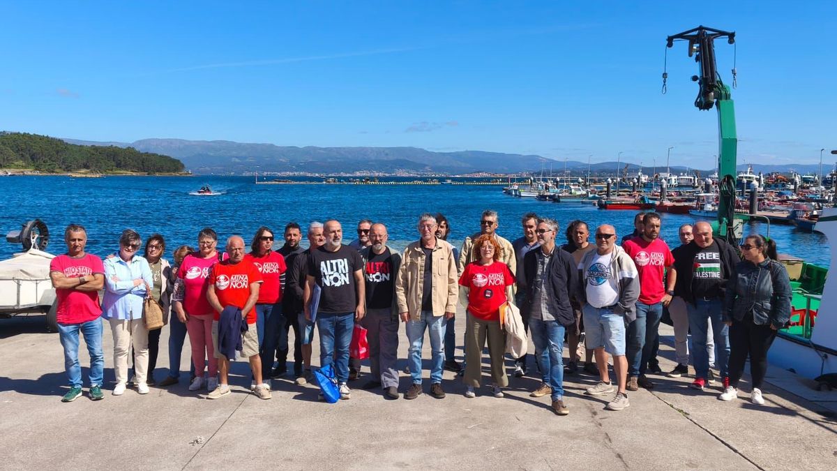Una manifestación por tierra y mar exigirá el fin de Altri y la mina de Touro-O Pino: "Los depredadores no renunciaron"