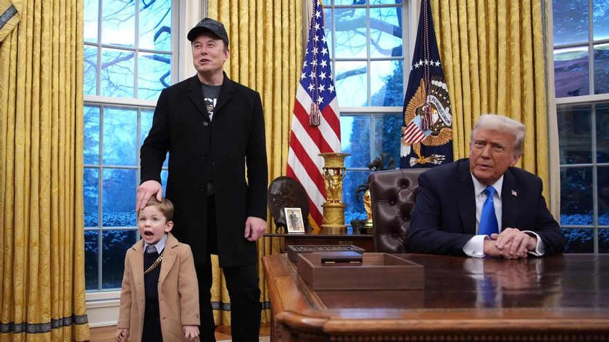 Trump firma junto a Musk un decreto para facilitar la purga de las agencias federales