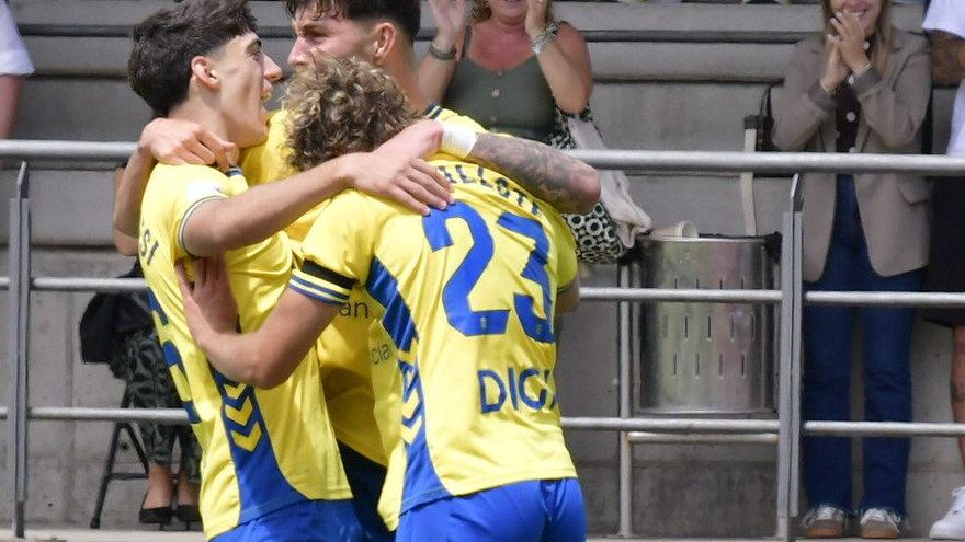 Las Palmas Atlético acaba el curso sin sellar aún la permanencia