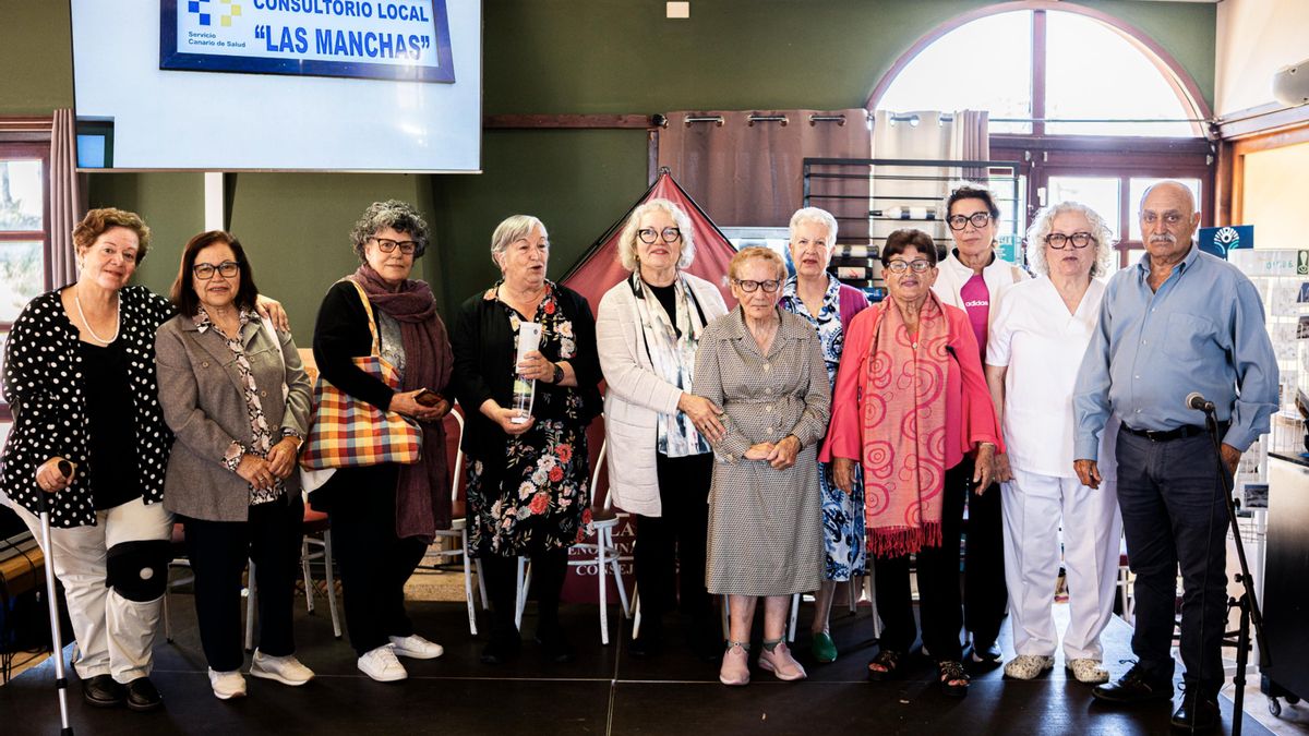 El teatro rinde homenaje a la resiliencia de La Palma en un emotivo encuentro de viticultores en Fuencaliente