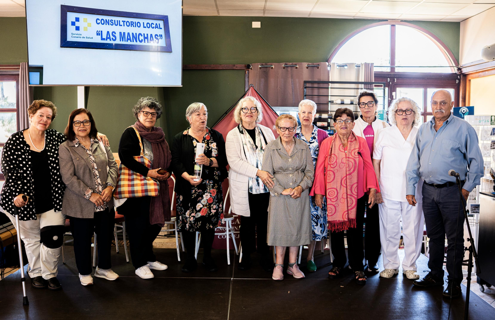 El teatro rinde homenaje a la resiliencia de La Palma en un emotivo encuentro de viticultores en Fuencaliente.
