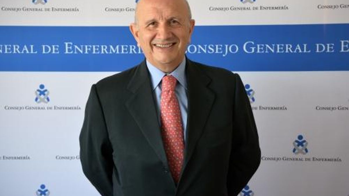 El expresidente del Consejo General de Colegios de Enfermería pacta la suspensión de una condena a condición de no delinquir en dos años