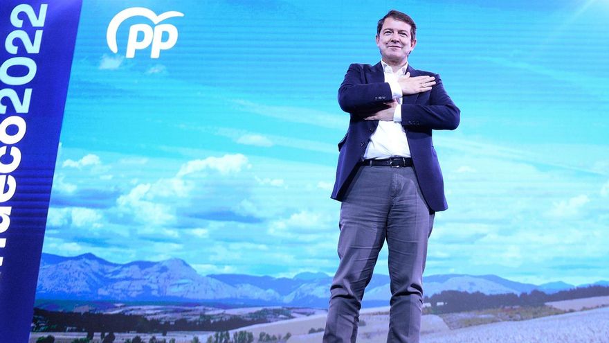 El candidato a la Presidencia de la Junta de Castilla y León, Alfonso Fernández Mañueco hoy viernes en el mitin de cierre de la campaña en Valladolid.