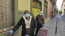 Migrantes sin papeles, sin poder salir a trabajar y sin ayudas del Gobierno: "Pedimos una regularización"