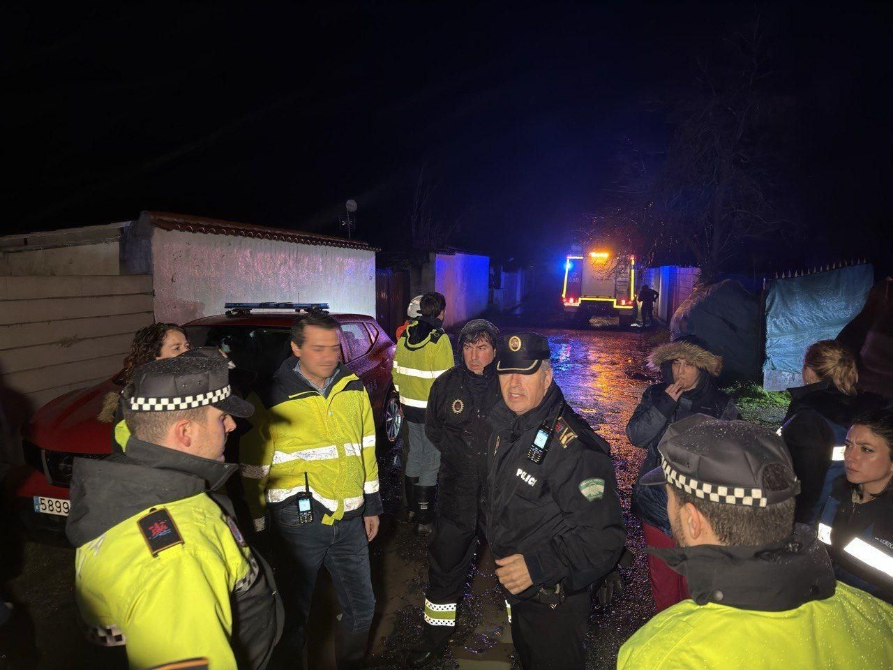Desalojan las viviendas de Guadalvalle ante la crecida del Guadalquivir