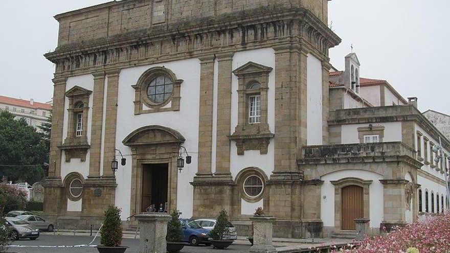 Presos políticos gallegos del franquismo denuncian a Defensa ante la Fiscalía por mantener símbolos de la dictadura