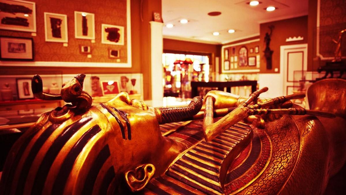 Una sala del Museo Egipcio de León, en el Palacio de Gaviria.