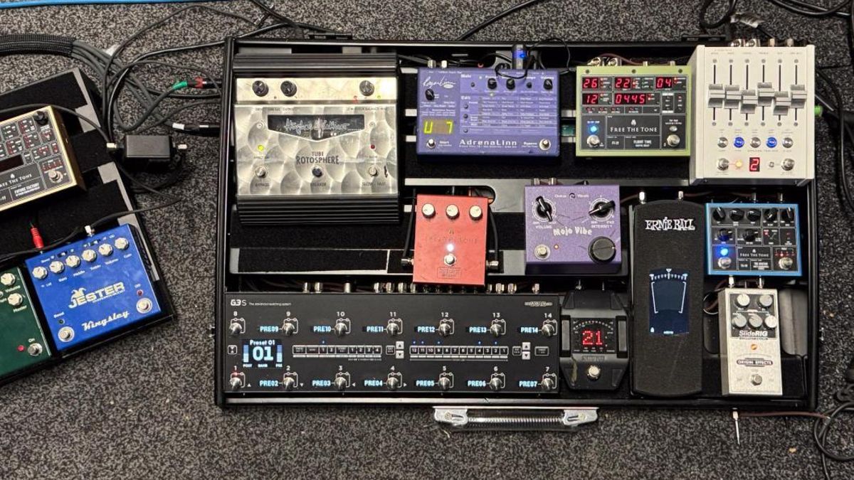 Algunos pedales utilizados por Steve Rothery