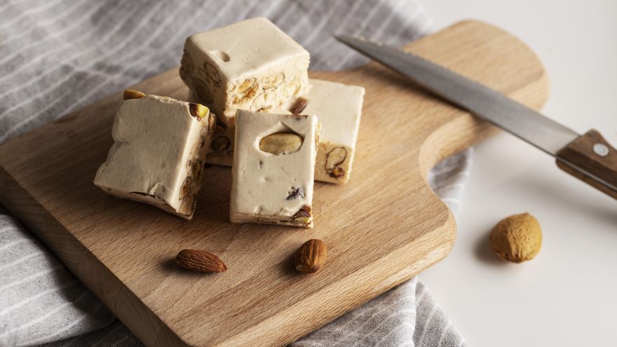 Cómo hacer crema de turrón con mantecados, un postre para aprovechar las últimas sobras de Navidad