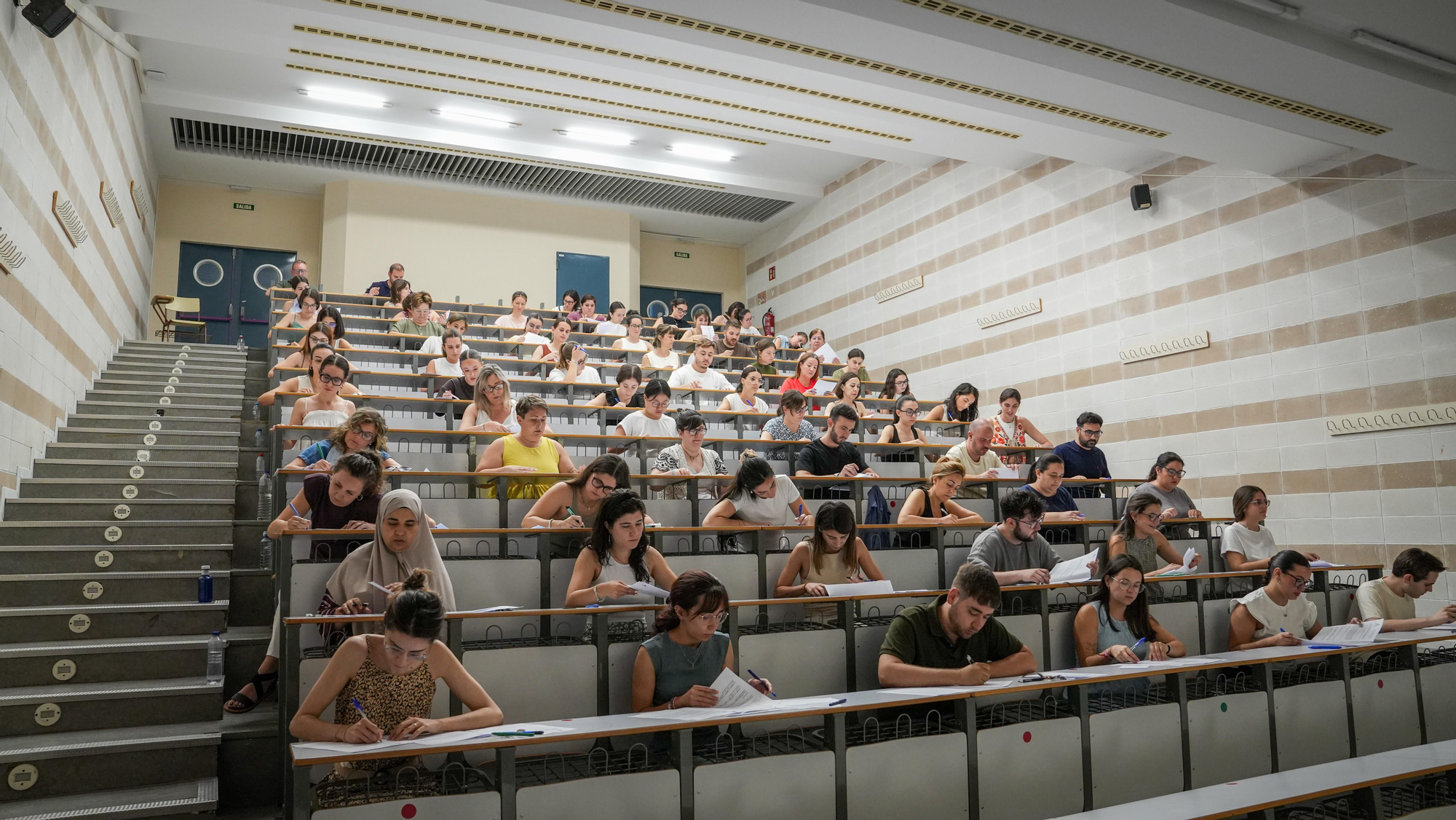 Inicio de la prueba escrita de las oposiciones al cuerpo de Secundaria, de Música y Artes Escénicas y Especialistas en Sectores Singulares de Formación Profesional