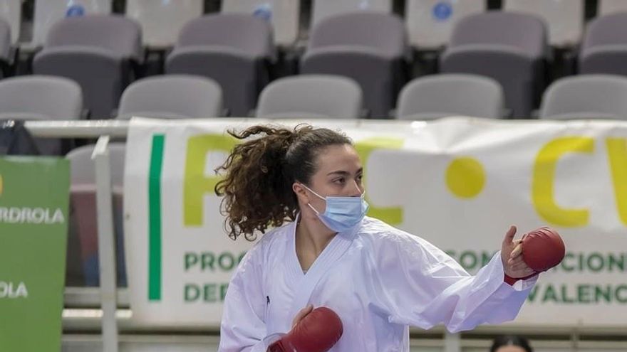 Plata para la karateca riojana Moreno en la Fase I de la Liga Nacional Senior de Alicante